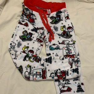 Peanuts gang pajama pants. *Snoopy*
